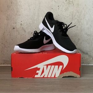 Black Nike Tanjun (Brand new Nike Sneakers)